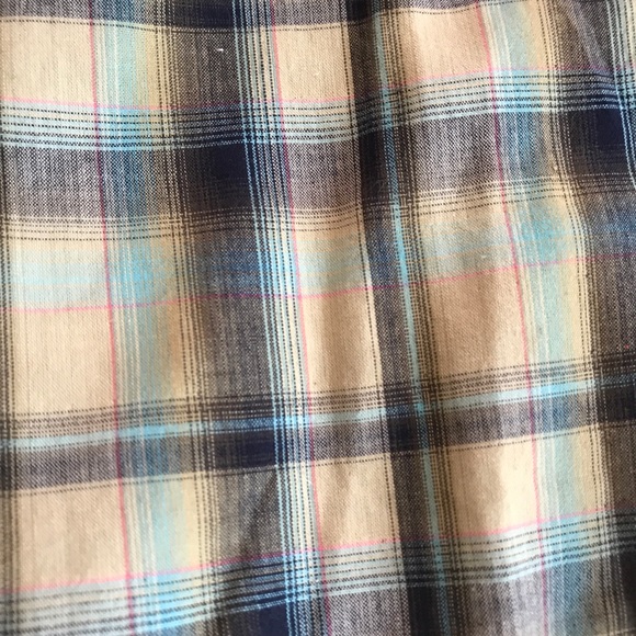 Men’s Plaid shorts by Tommy Bahama. Size 32 - Picture 2 of 6